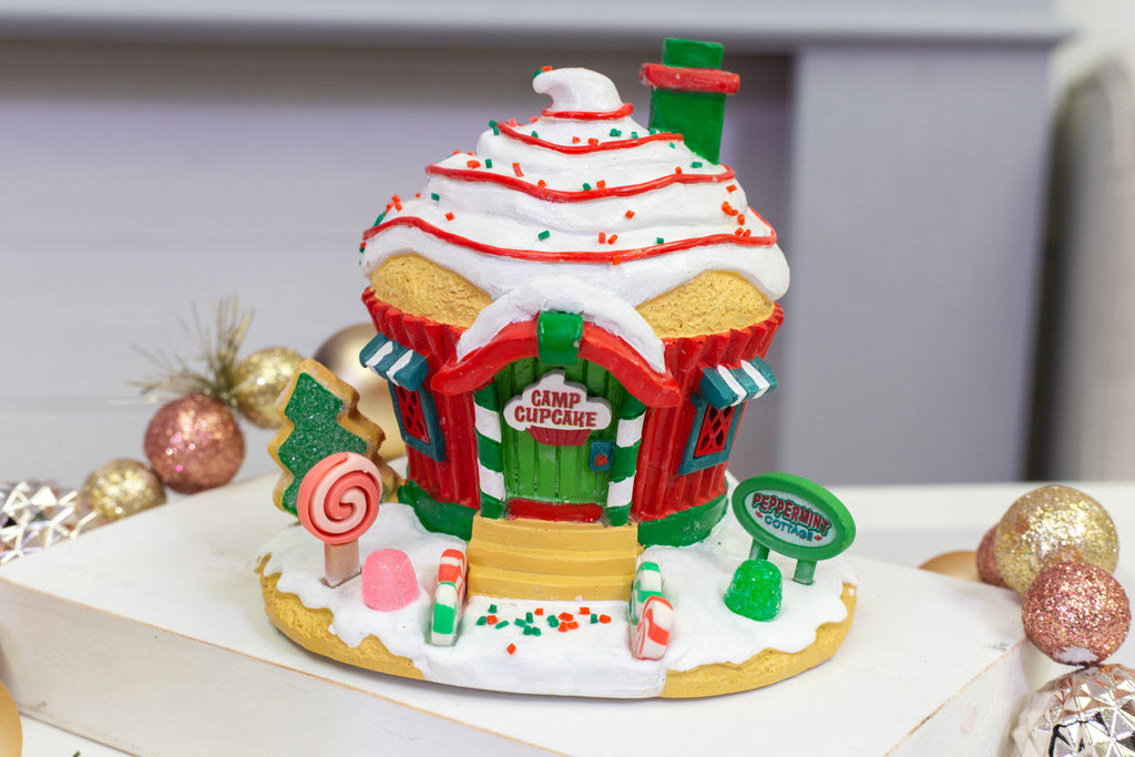 Lemax Peppermint Cottage – SKU 24960 display view