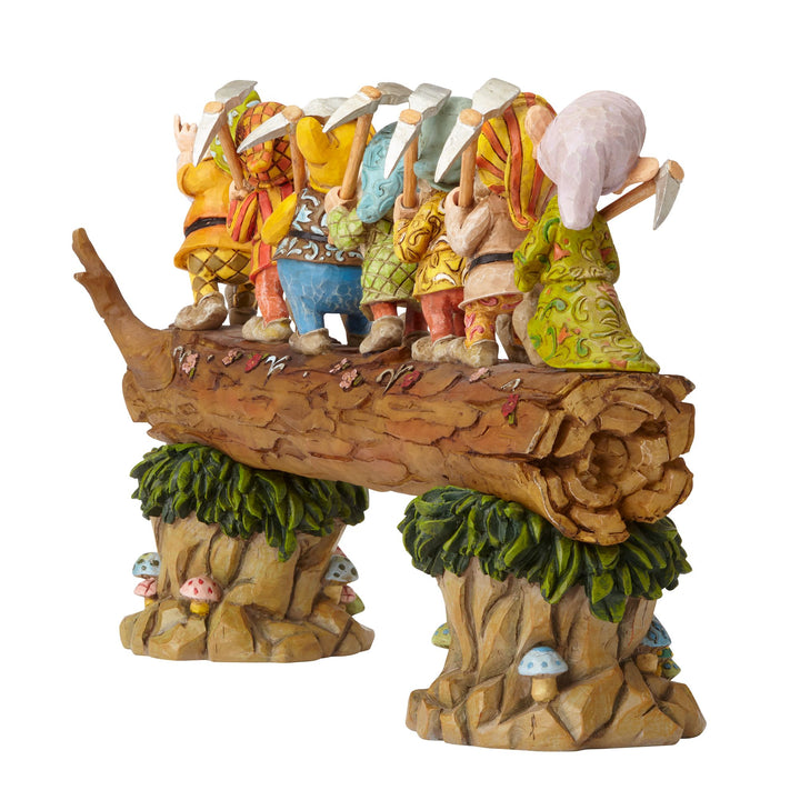 Seven Dwarfs Homeward Bound figurine – alternate view 3