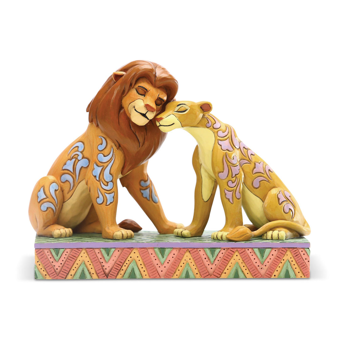 Disney Traditions Simba and Nala Savannah Sweethearts figurine front view