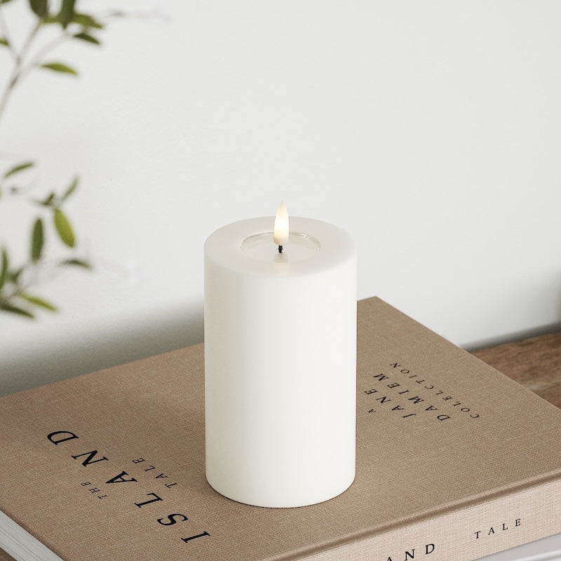 Deluxe Homeart Real Flame LED Pillar Candle, White, 7.5 × 12.5 cm - additional view 4