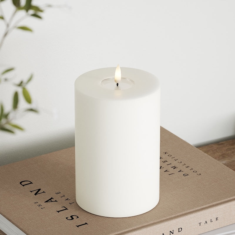 Deluxe Homeart Real Flame LED Pillar Candle, White, 10 × 15 cm - additional view 4