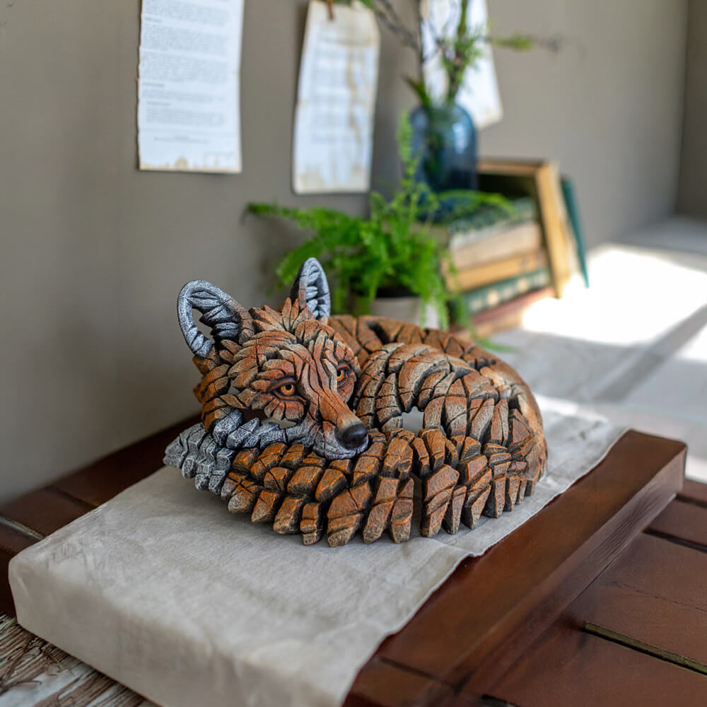 Edge Curled Up Fox alternate styled display – SKU EE6017691